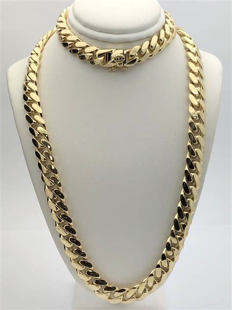 cuban chain necklace yellow gold.